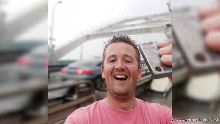 Superfan Tonnie leeft op door problemen Merwedebrug: 'Zo begon mijn hobby'