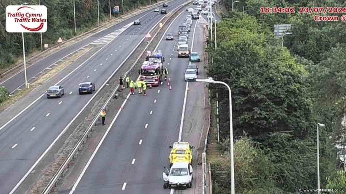 Crash blocks A470 carriageway near Cardiff causing delays