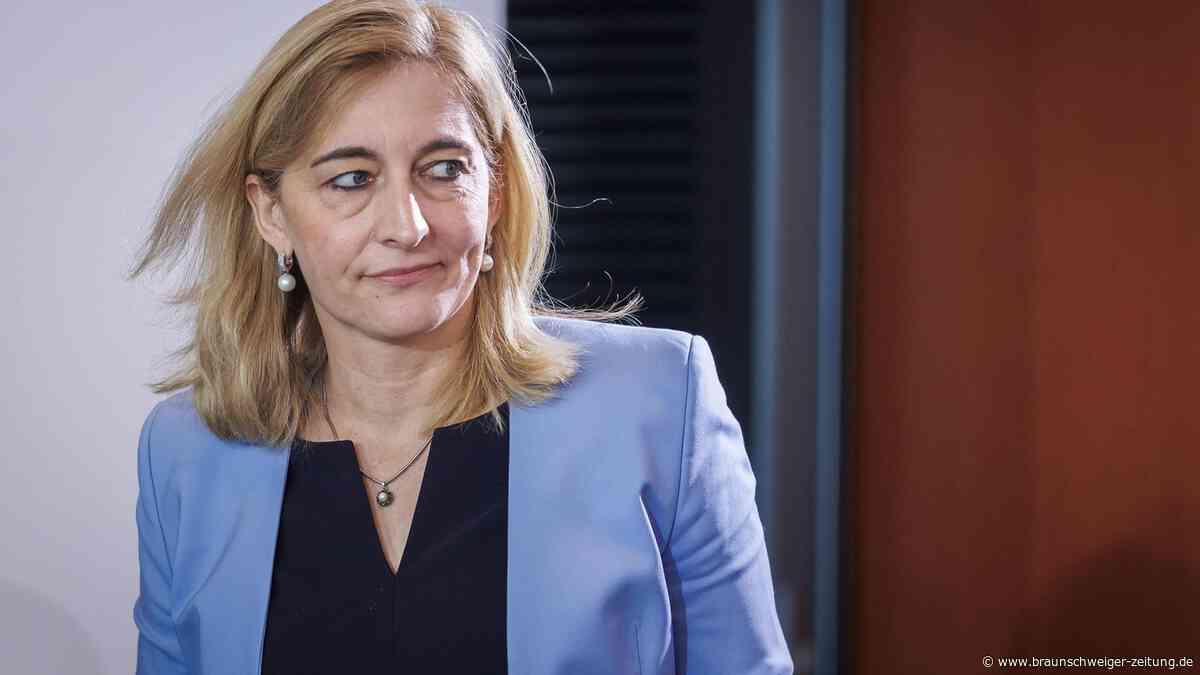 Familie, Ehemann, Tennis: Das ist Ministerin Nina Warken