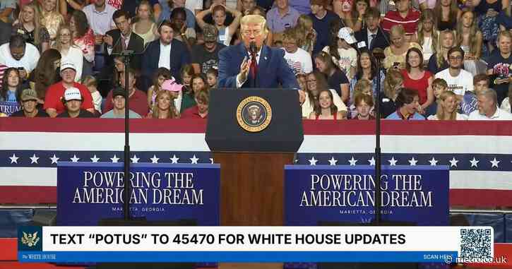 Group of jokers mock Trump directly behind his back during speech