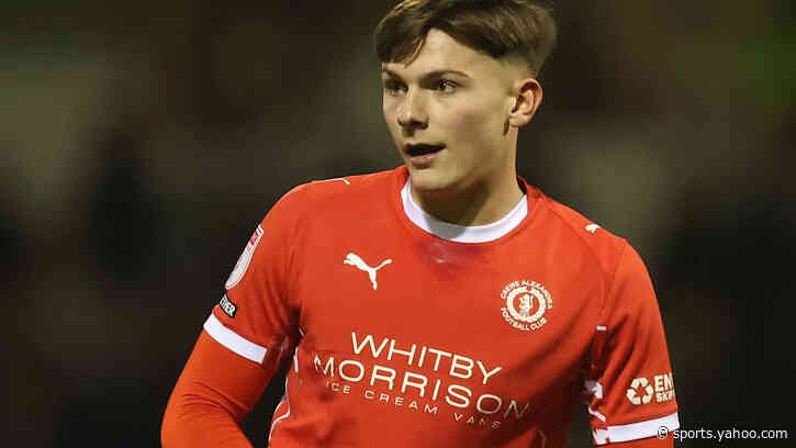 Wycombe sign Stoke forward Tezgel on loan