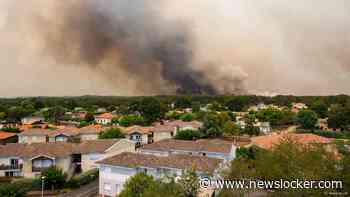 Grote natuurbrand bij Bordeaux bereikt kustdorp en bedreigt woningen