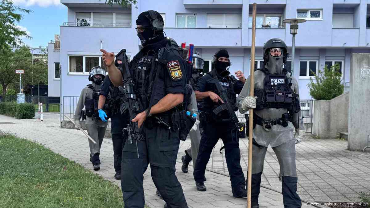 Geiselnahme in Regensburg: Mann stirbt nach Messerangriff – Spezialkräfte fassen Verdächtigen