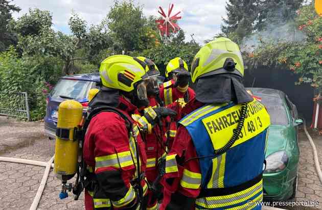 FW Wathlingen: Gartenschuppen in Vollbrand - Feuer greift auf Dreifachgarage über