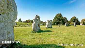 'Jarring' column approved for World Heritage Site