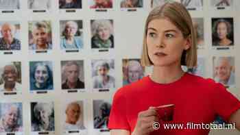 Rosamund Pike onthult bizarre opmerkingen van Dustin Hoffman: "Bij ieder ander zeg je: rot op"
