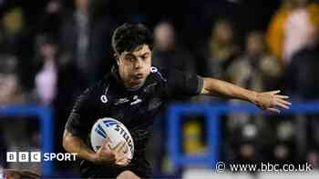 Warrington half-back Leyland leaves club