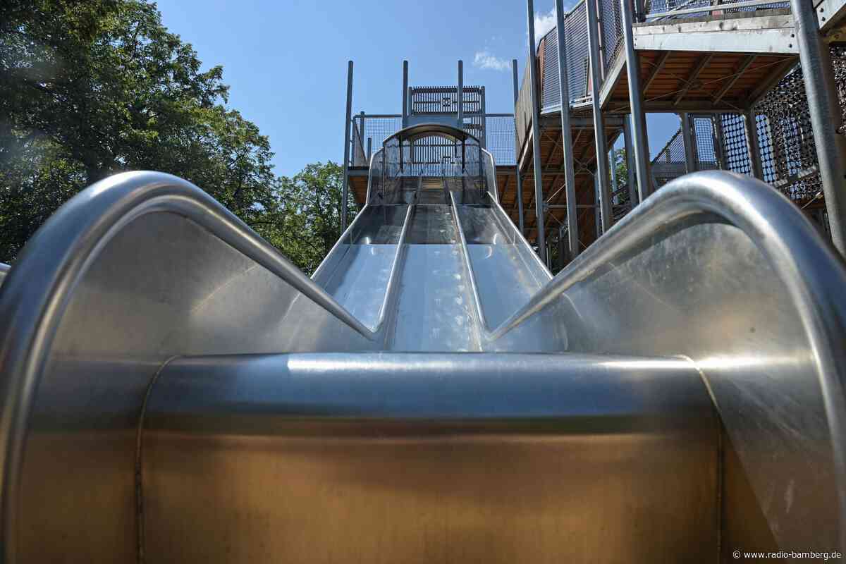 Bäume statt Beton – wie Spielplätze hitzefest werden