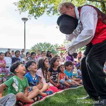 Circus tovert lach op gezichten van azc-kinderen in lange zomervakantie