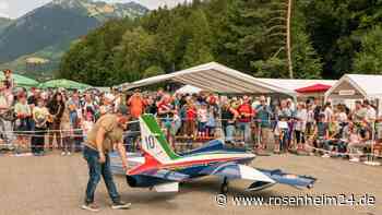 Spektakuläre Airshow in Unterwössen bricht alle Rekorde: Riesige Modelle sind die Stars am Himmel
