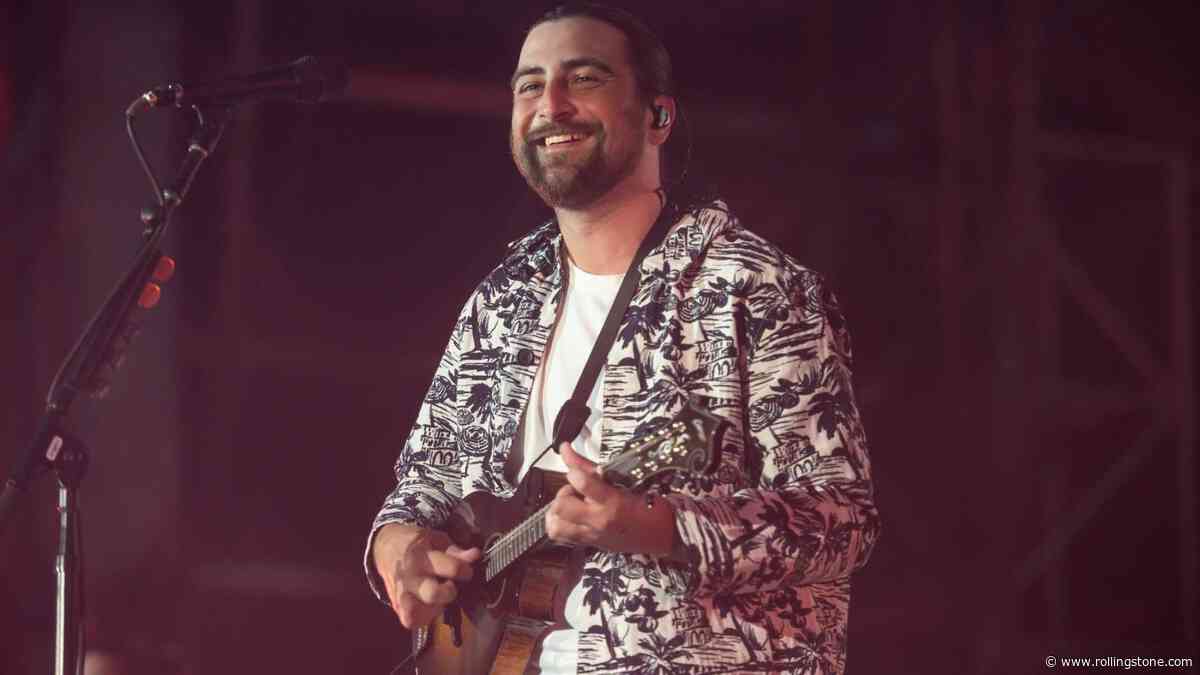 Noah Kahan Gets a ‘Call’ From Congress Ordering Fans to Wear Diapers at Concerts