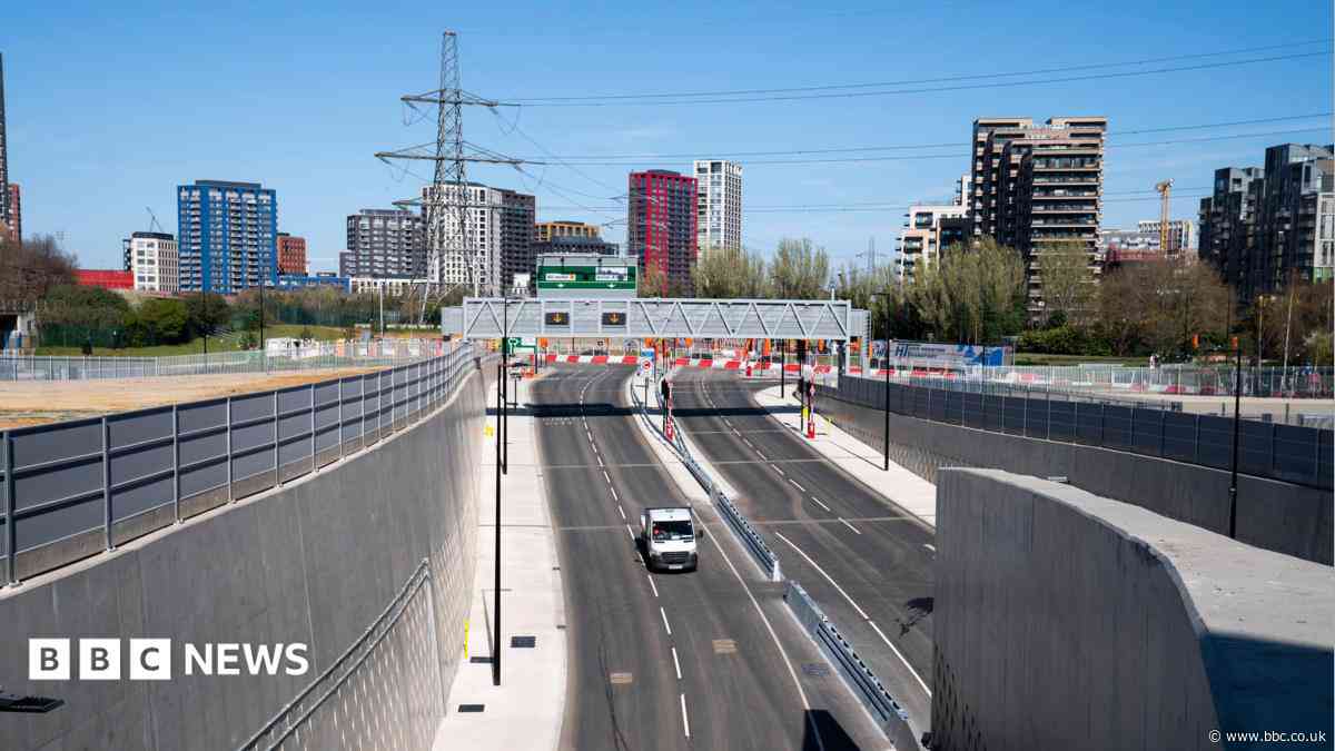 Silvertown Tunnel cuts delays in first year, says TfL