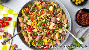 Dieser italienische Nudelsalat Caprese macht jede Grillrunde zum Highlight