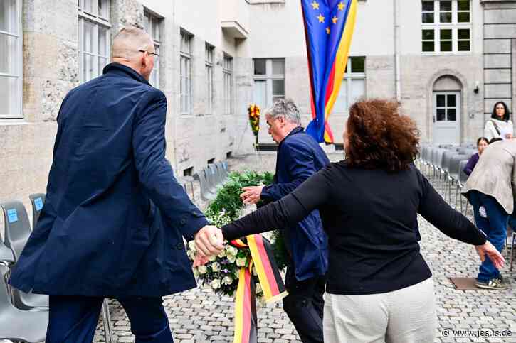 Zoff bei Gedenken: Ärger um AfD-Kranz