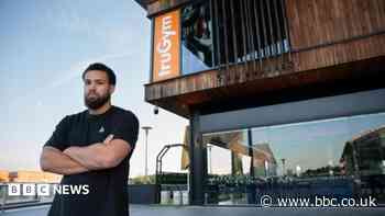Boxer opens gym after heart attack ended career