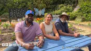 Youth offenders help build car crash memorial