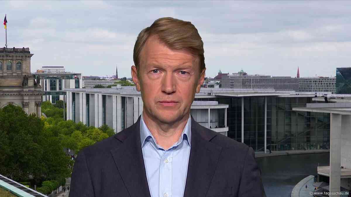 Einschätzung zum Kabinettsumbau: "Spahn-Rücktritt öffnet Tür für Veränderungen"