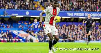Opvallend: hoe Paul Onuachu KRC Genk een handje helpt