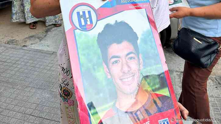 Morto durante perquisizione a Cosenza, l’avvocato: “Con un ragazzo così fragile servivano altre cautele”