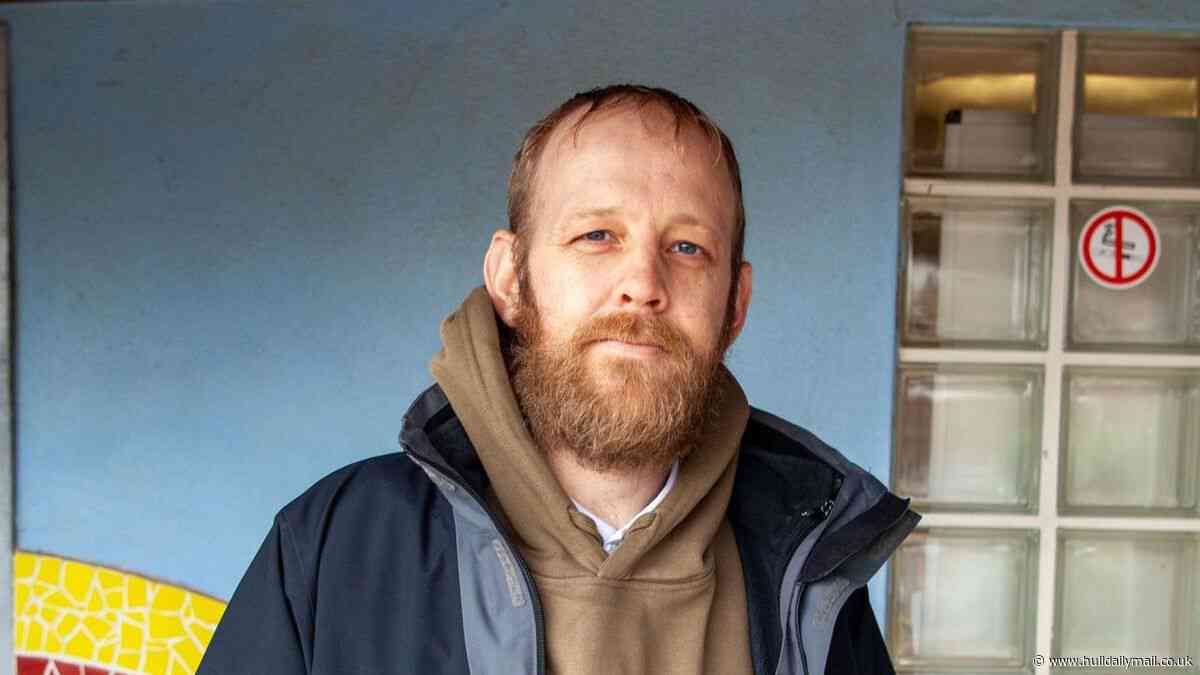 ‘Even pushing the pram to nursery used to leave me breathless’ - Hull dad who smoked from 11 feels ‘like a different person’ since he was helped to quit