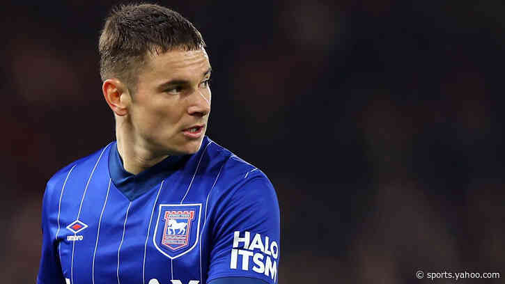 Albion to re-sign defender Townsend from Ipswich