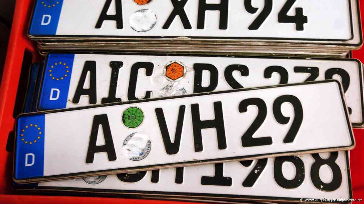 Zwei Männer mit falschen Kennzeichen am Auto erwischt