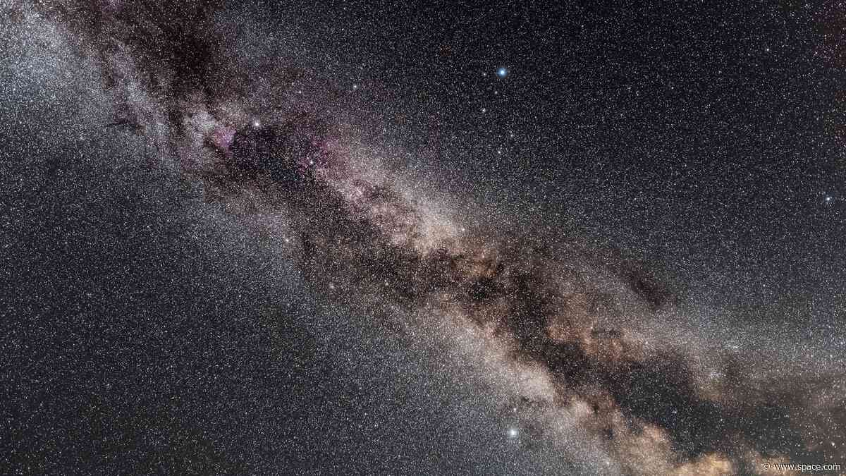 The easiest way to learn the summer night sky starts with these 3 stars