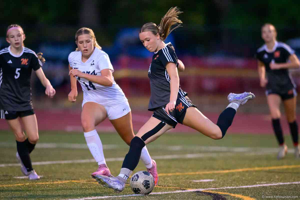 Mohonasen girls' soccer standout Ella Mullin commits to Wisconsin