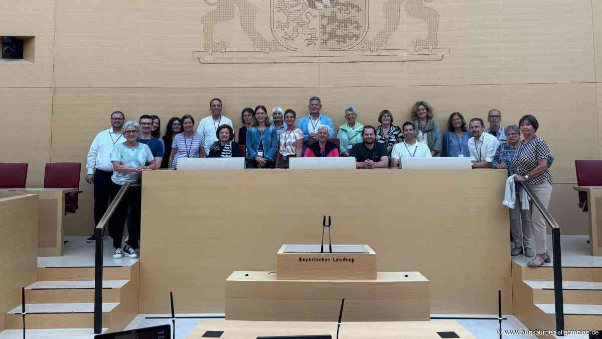 Diskussionsrunde im Plenarsaal