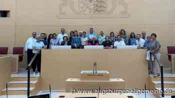 Diskussionsrunde im Plenarsaal