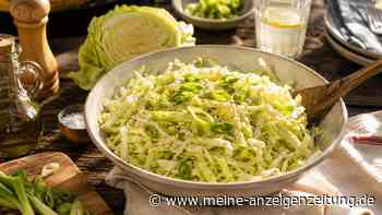 Diesen Krautsalat kaufen Sie garantiert nie wieder fertig – ein Trick macht den Unterschied
