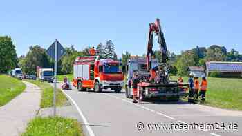 Unfall bei Feldkirchen-Westerham: Motorradfahrer (48) bei Zusammenstoß schwer verletzt