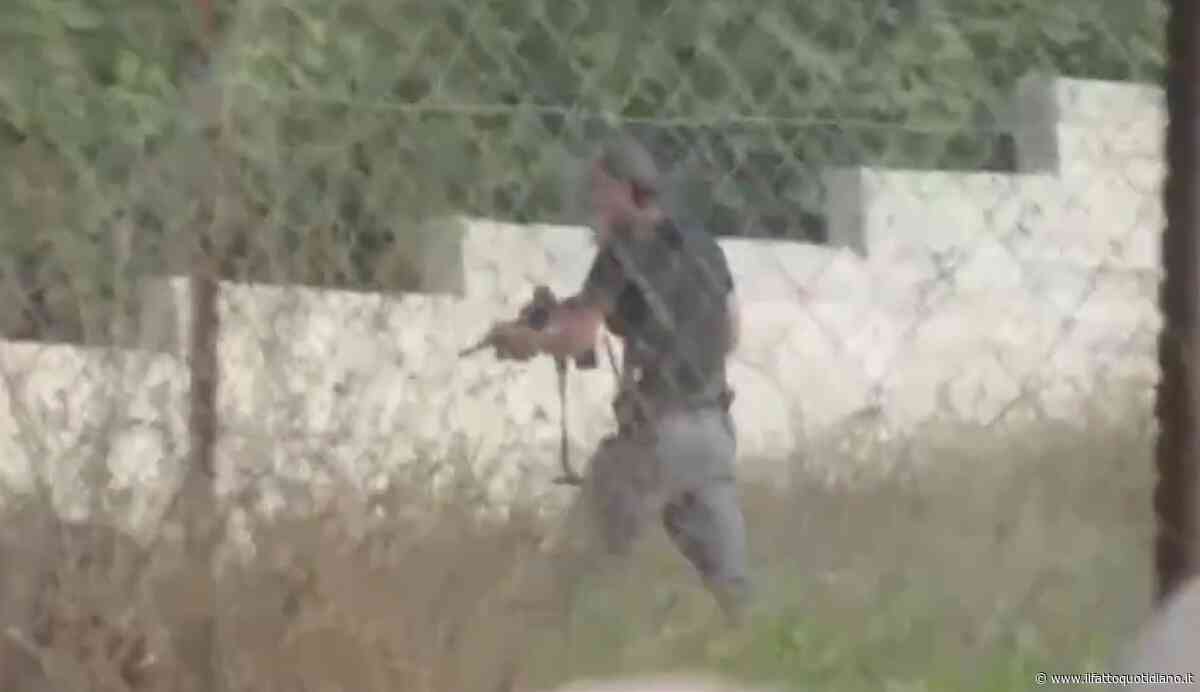 Le armi puntate sui palestinesi, il parapiglia con i coloni, i colpi dell’Idf: i video della sparatoria in Cisgiordania dove sono state uccise 6 persone