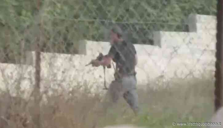 Le armi puntate sui palestinesi, il parapiglia con i coloni, i colpi dell’Idf: i video della sparatoria in Cisgiordania dove sono state uccise 6 persone