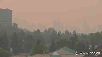Wildfire smoke prompts air quality warnings for Calgary and surrounding areas