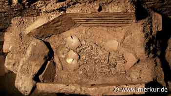 Archäologen finden Kindergrab in antiker Latrine – der Fund erzählt eine bewegende Geschichte