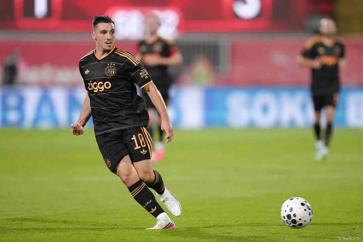 Nieuwe kans voor Gloukh bij Ajax: 'Als het nu niet lukt, lukt het nooit'