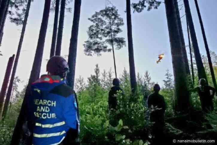 Search and rescue teams come together to lift injured hiker from Juan de Fuca Trail