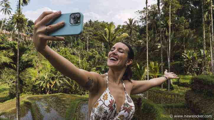 Digitale simkaart dure valkuil op vakantie: dit ene knopje kan je ineens honderden euro’s kosten
