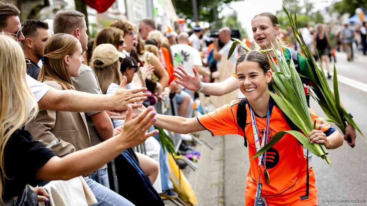 In beeld | Tienduizenden wandelaars voltooien in Nijmegen de Vierdaagse