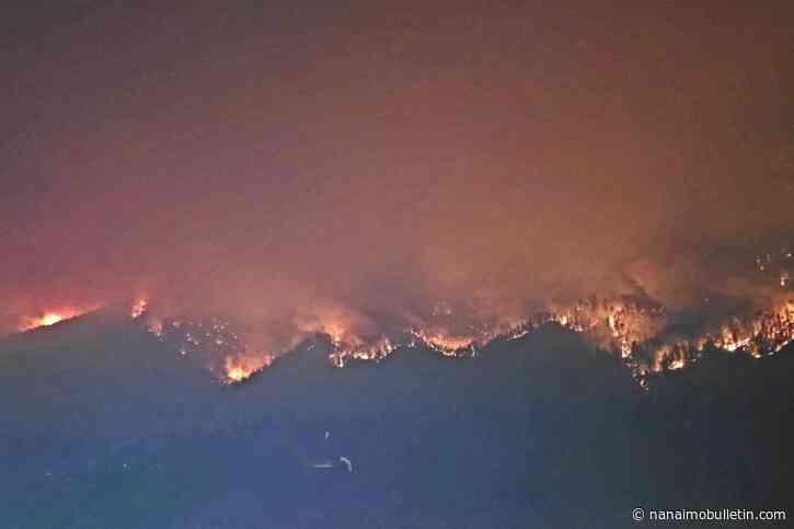 More evacuation orders issued for Pear Lake fire near Clinton