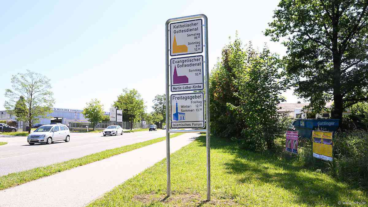 "Zeichen der Wertschätzung": Stadt stellt erstmals Hinweisschild für muslimisches Gebet auf