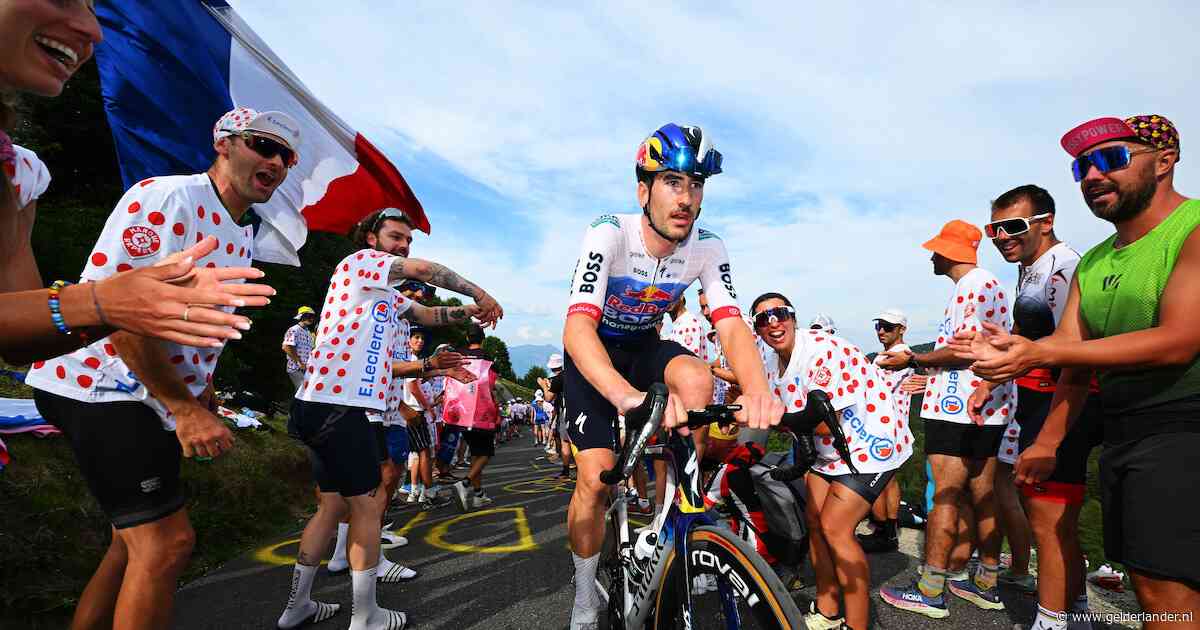 Bier, feest en Hazes: Tourdebutant Tim van Dijke geniet van gekkenhuis op Alpe d’Huez
