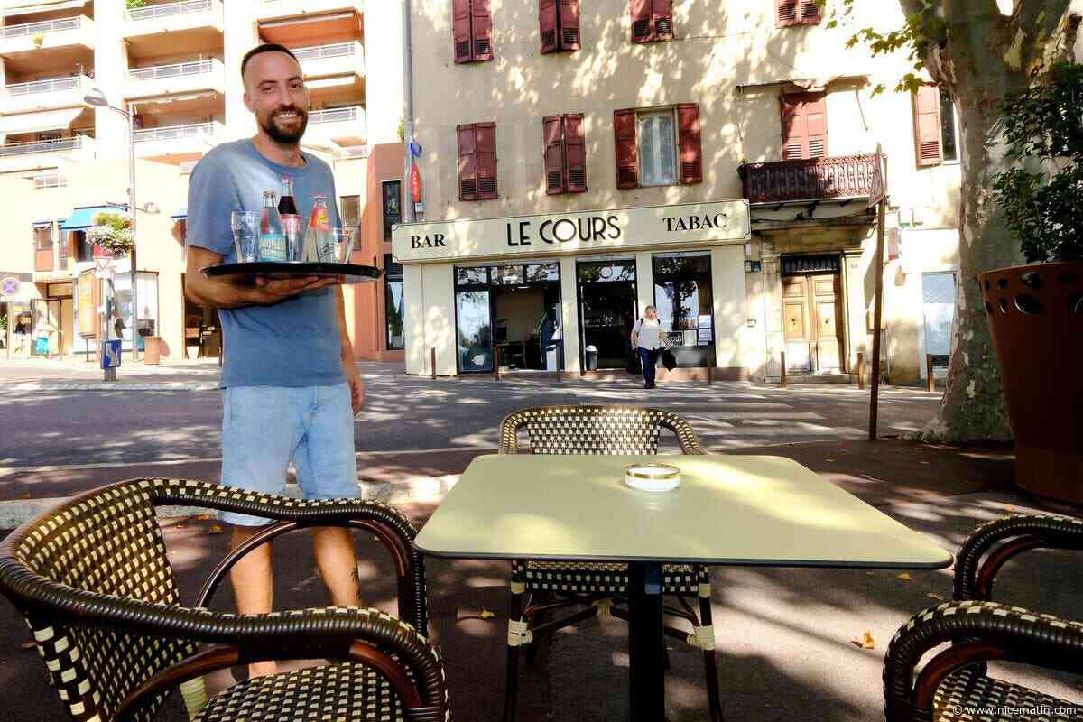 « J’avais envie d’un nouveau challenge » : qui est le nouveau patron de ce bar tabac historique à Grasse ?