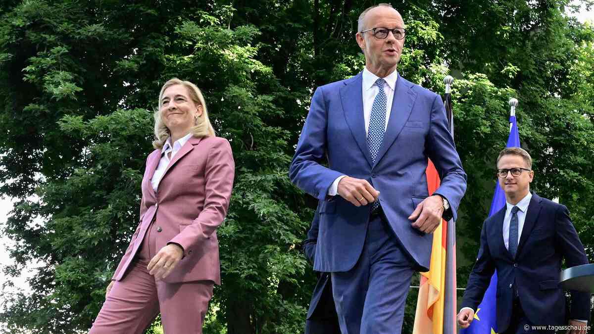Nach Kabinettsumbildung: "Merz hat die Gunst der Stunde genutzt"
