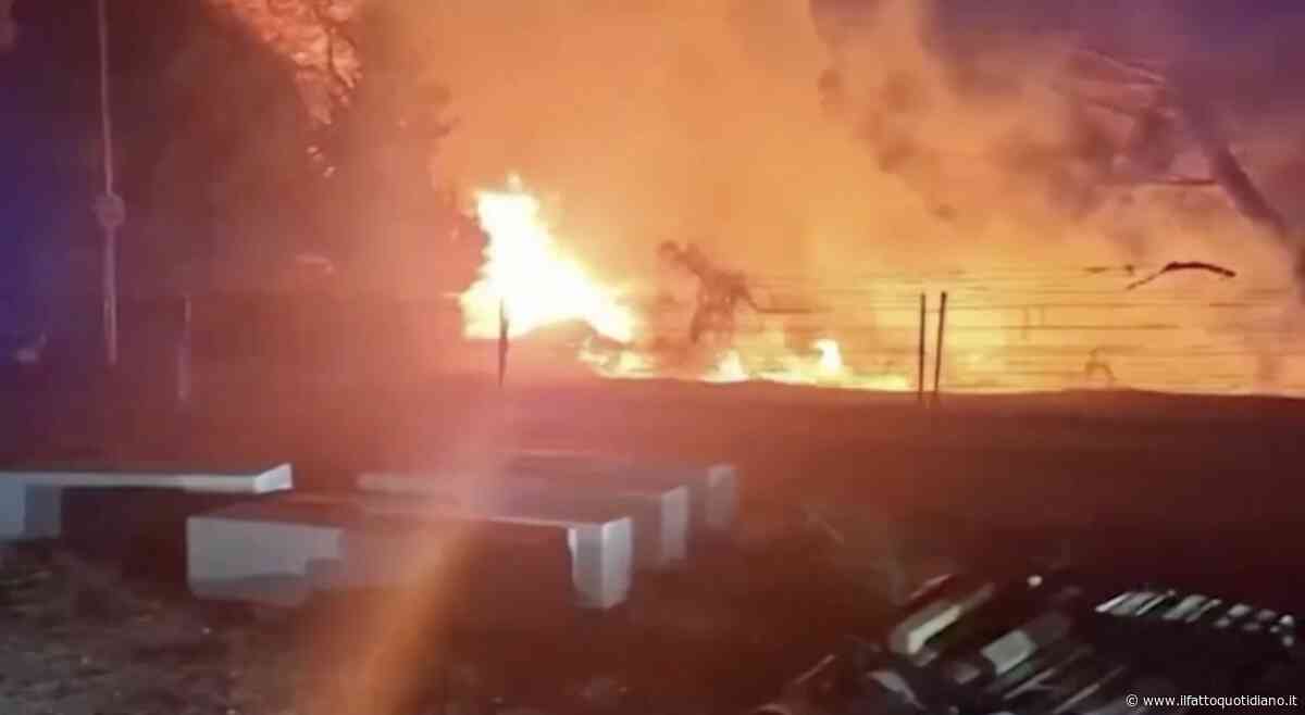 Spagna, devastante incendio intorno a Madrid. Responsabile emergenze: “Rogo impossibile da controllare”