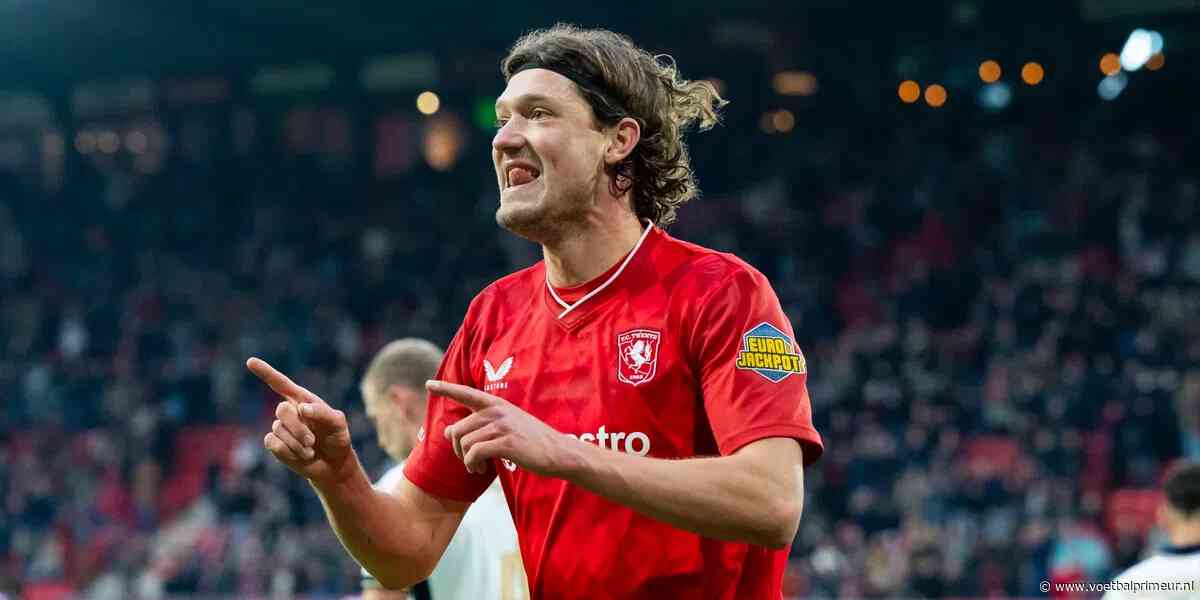 Lammers schittert met hattrick en geeft signaal af aan Van den Brom en Weghorst