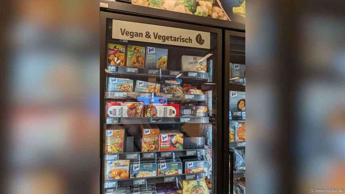 Vegan-Regal voller Fleisch-Produkte: Kunde ärgert sich über Rewe-Panne