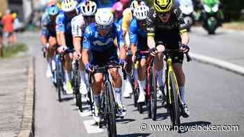 Colombiaan Einer Rubio houdt twintig hechtingen over aan keiharde botsing met ploegwagen die in Tour de France moest remmen voor fan op Alpe d’Huez