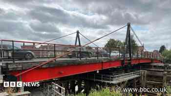 Bid for £30m to repair two landmark river bridges